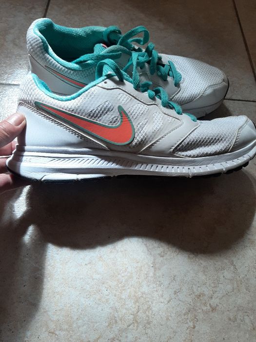 Adidasi nike femei 37