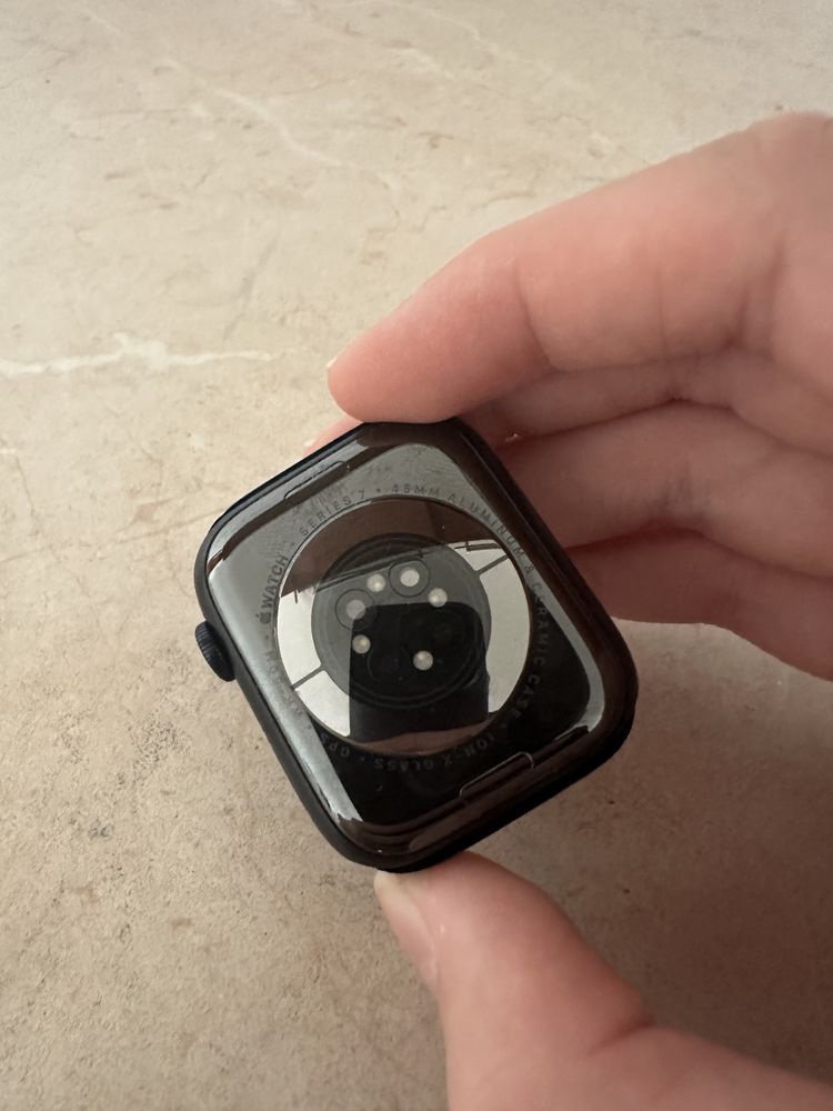 Продам Apple Watch 7 45mm