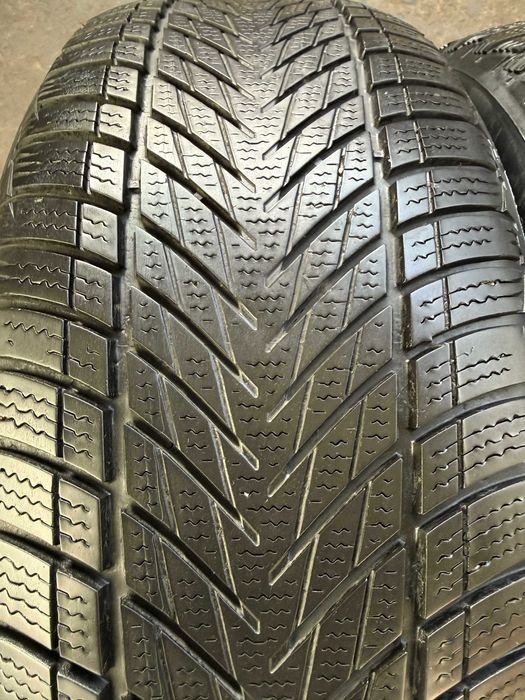 2x Anvelope Iarna 225/55 R17 - Goodyear Ultra Grip Performance 3