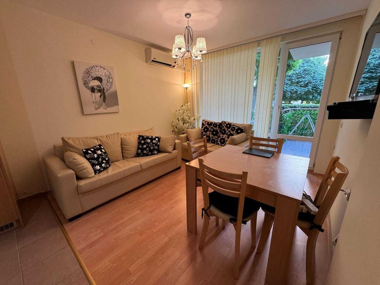 Продава се Двустаен апартамент в к.к. Слънчев бряг - 56 кв.м за 1161 €/кв.м - Снимка #2