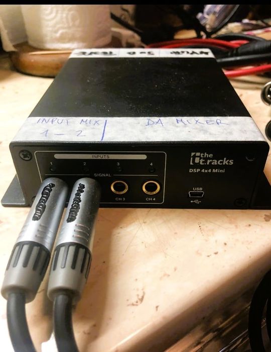 Line Array IG1 + 2 basi cu 4 difuzoare