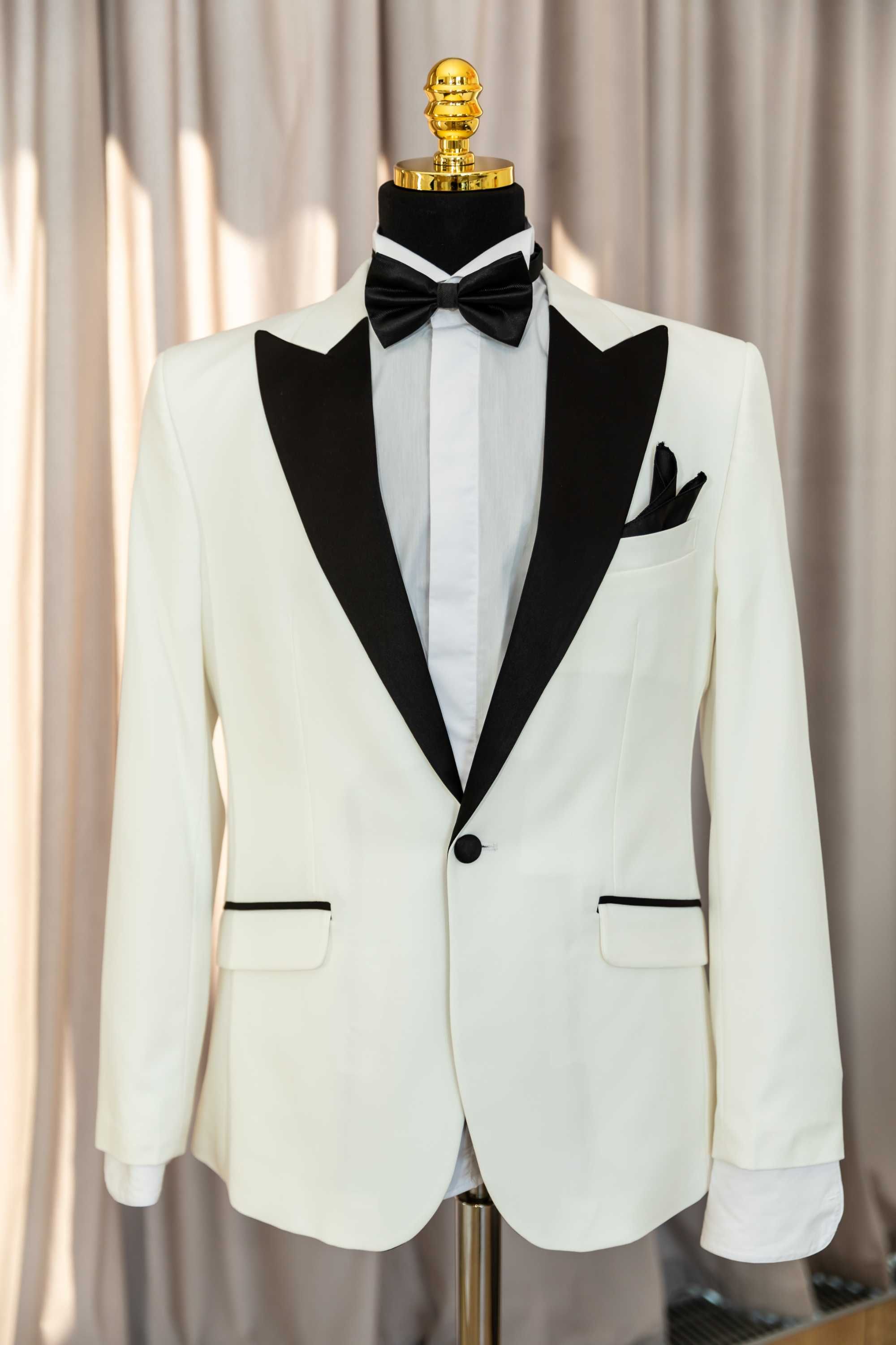 Costum mire, marimea 52