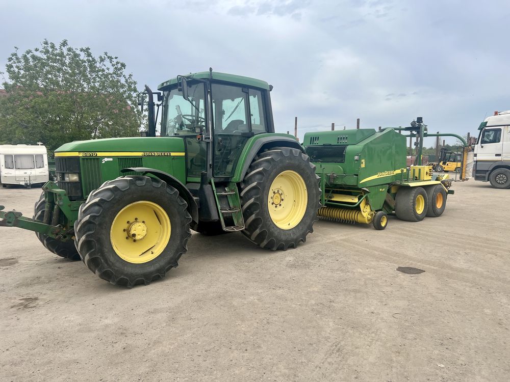 Tractor John Deere 6810