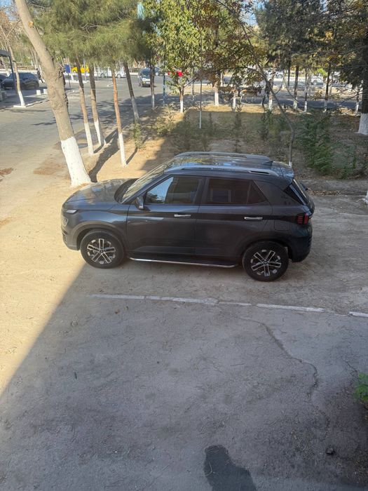 Hundai venue 2023 yil