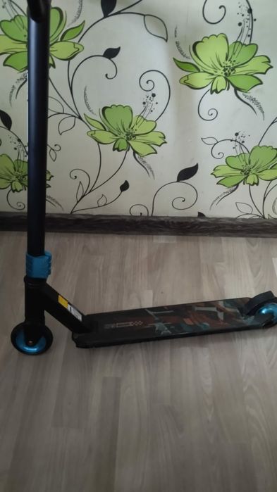продам трюковой самокат для 12-14 лет