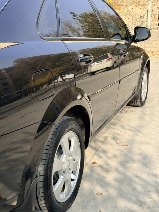 Gentra qora avtamat full hamma narsasi bor