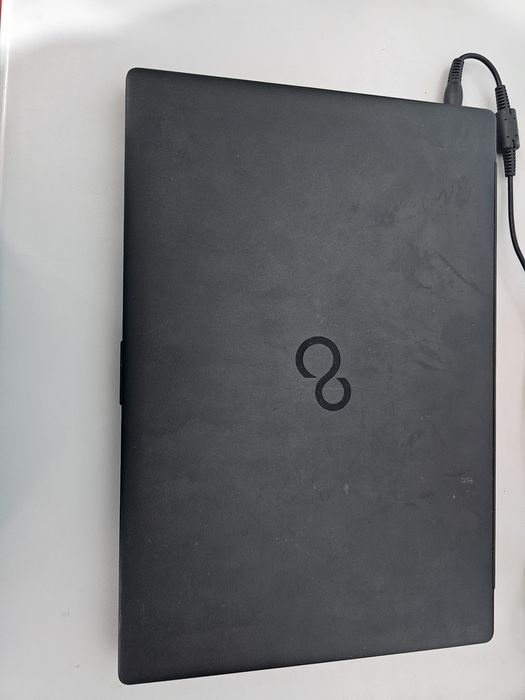 Laptop Fujitsu i5 gen 10 model a3510