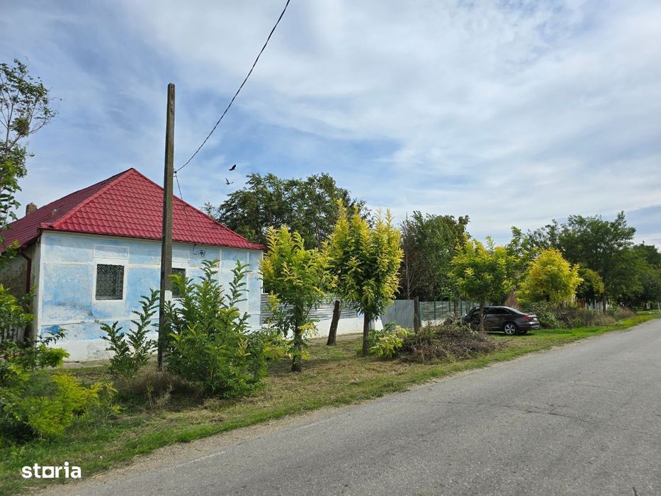 Ivanda- casa si teren 3600 mp-