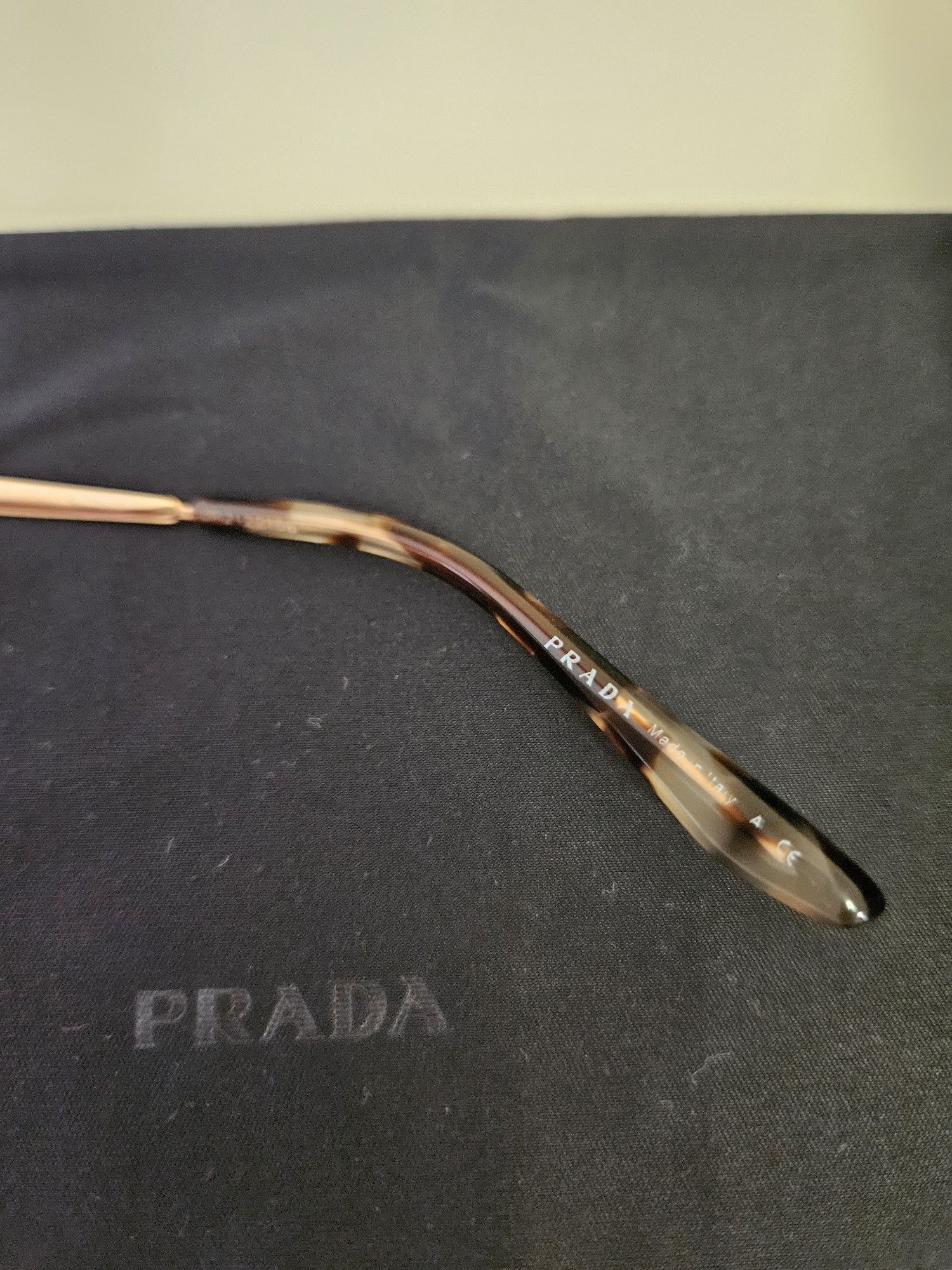 Оригинални очила Prada