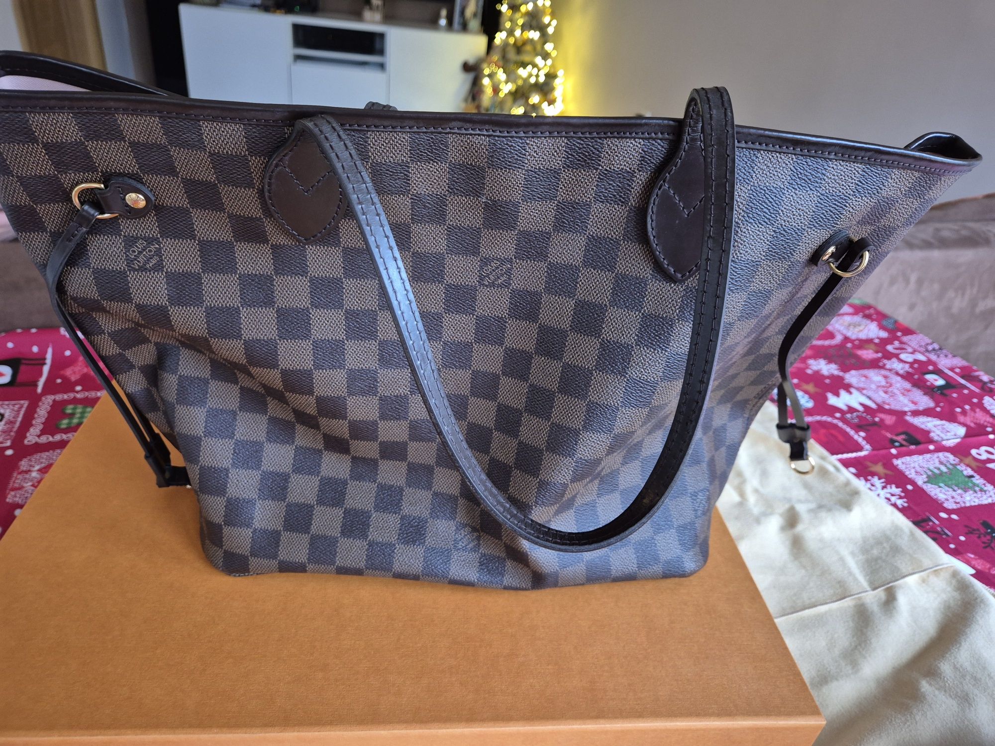 Чанта Louis Vuitton Neverfull MM