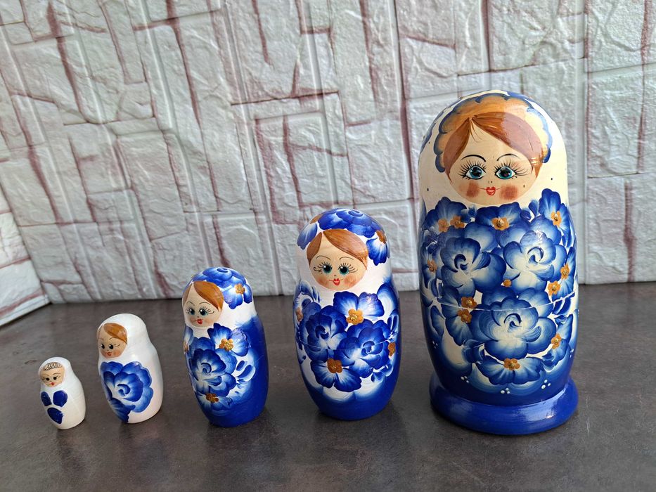 Нови! комплект руски дървени матрьошки