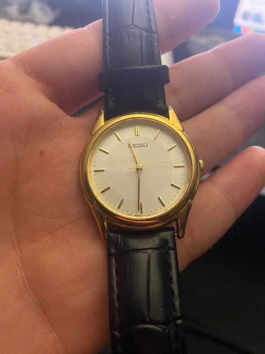 Seiko V701-1920 Ръчен часовник