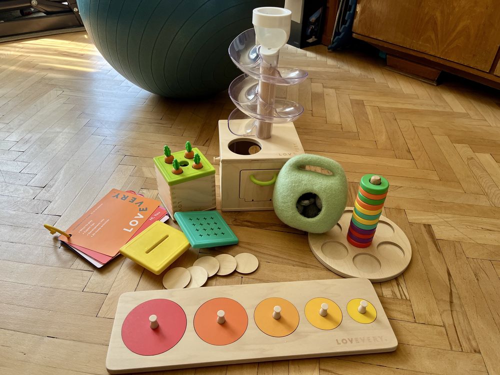 Lovevery The Babbler Play Kit