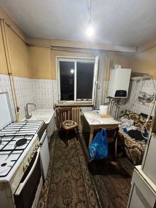 Apartament de 3 camere, decomandat, zona Tatarasi