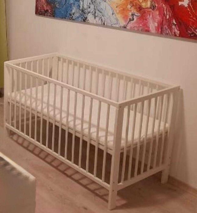Pătuț bebe Ikea stare impecabilă saltea și perne de protecție incluse