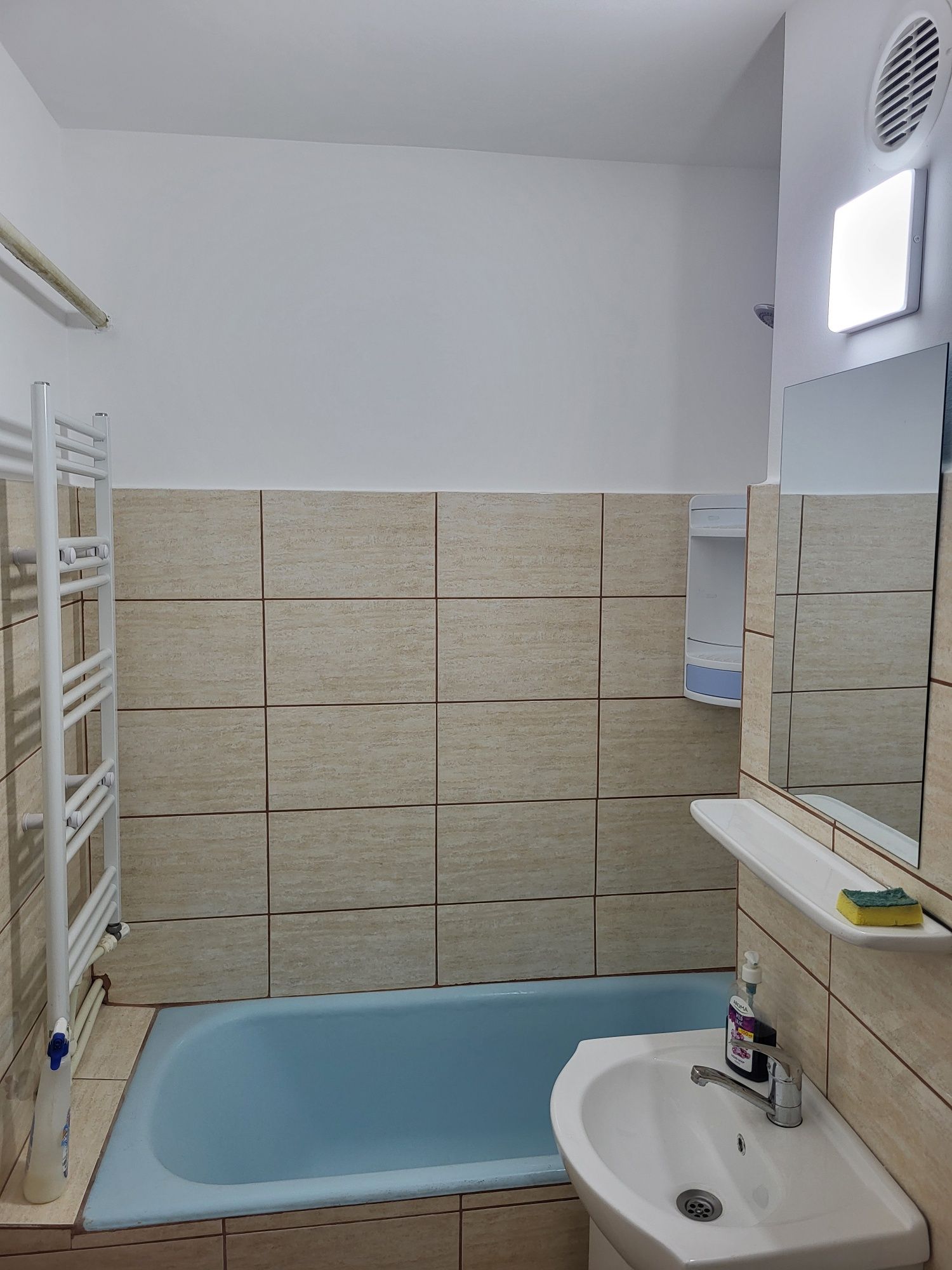 Garsoniera pentru inchiriat