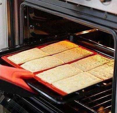 Forma din silicon pentru coacere vafe, produs nou