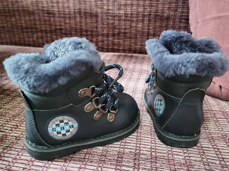 Продам ботиночки зимние