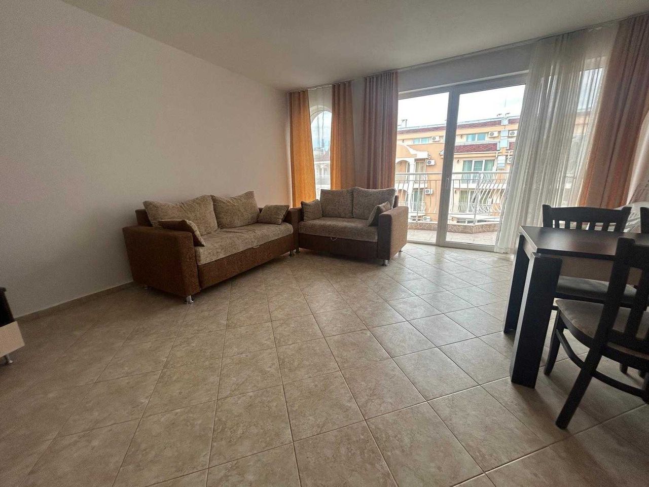 Продава се Тристаен апартамент в к.к. Слънчев бряг - 88 кв.м за 950 €/кв.м - Снимка #1