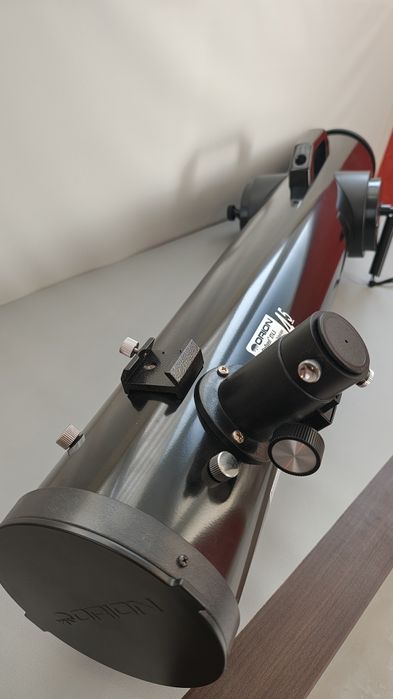 Telescop astronomic dobsonian Orion SkyQuest XT4.5
Dobsonian Reflector