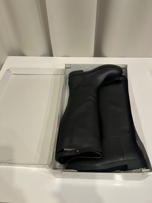 Дамски ботуши до коляното