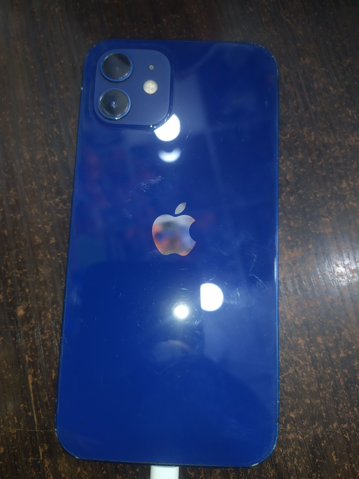 iPhone 12 ozi 64 gb