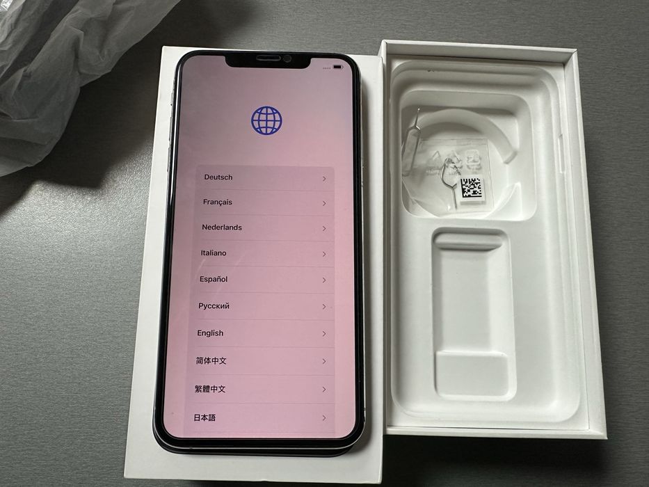 Продавам Iphone XS max 64GB