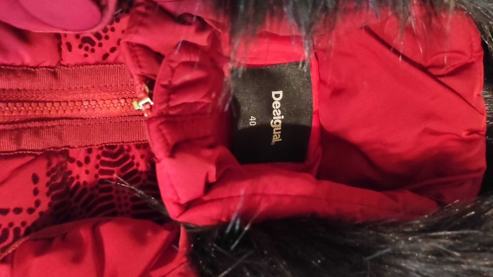 Дамско зимно яке Desigual, размер 40, много запазено