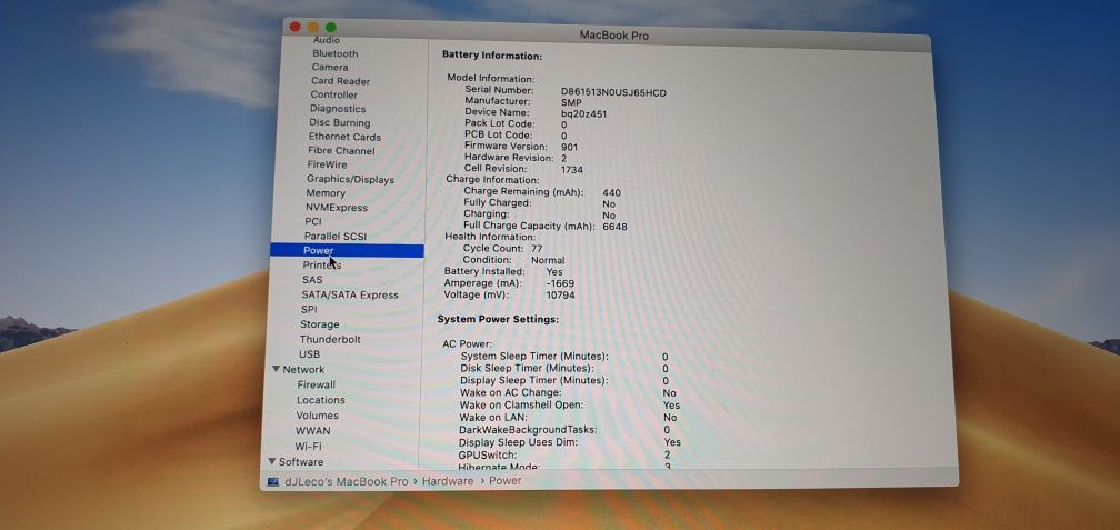 Macbook pro 15 inch 2019 , 77 cicluri incarcare i7 16 gb hard 256