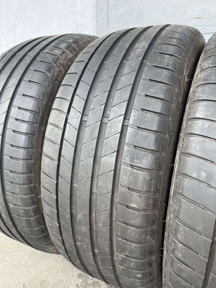 4 бр. летни гуми 245/45/19 Bridgestone AO DOT 2620 5-5,5 mm