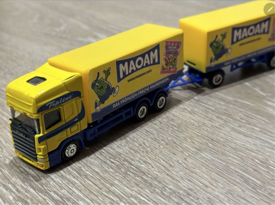 Macheta auto 1/72 Scania cu remorca