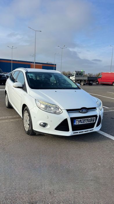 Ford Focus Mașină cumpărată de 2 ani din Olanda. Baterie nouă.