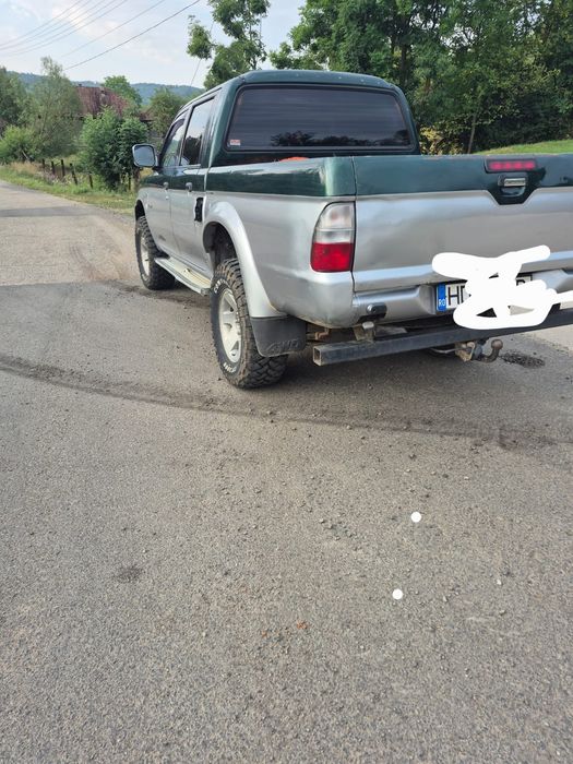 Vând Mitubisi l200