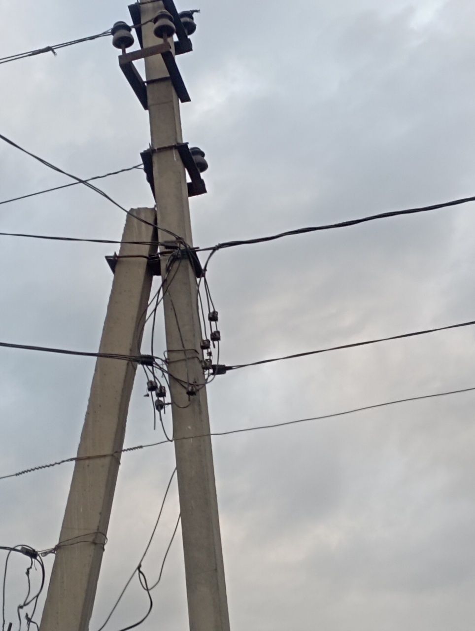 Elektr liniyasi sotildi