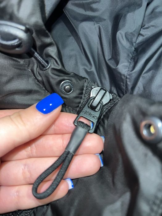 Зимно червено яке hugo boss