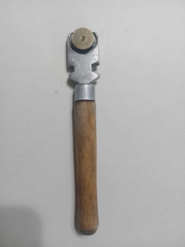 Продам стеклорез СССР.