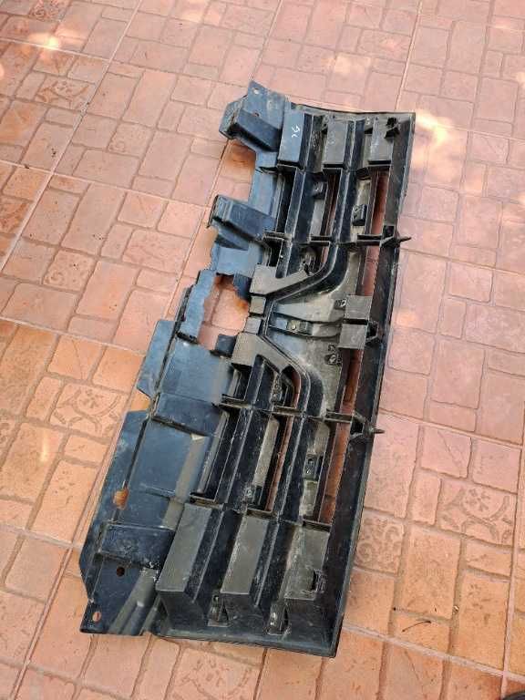 Grila radiator Mitsubishi Pajero 4 an 2007-2010 originala