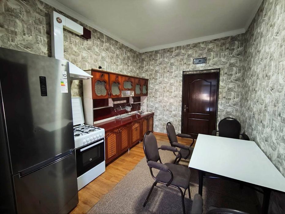 Sergeli Qiyot metro bekati yonida