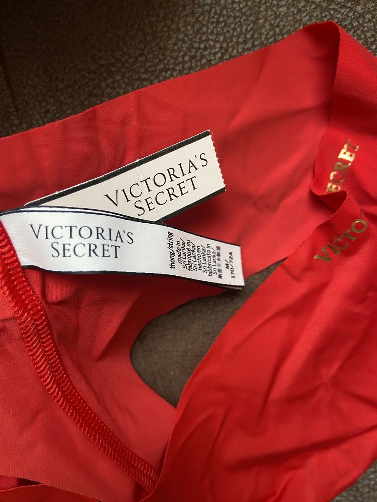 Дамска бразилиана на Victoria”s Secrets. Дамски кецове 37 ном.