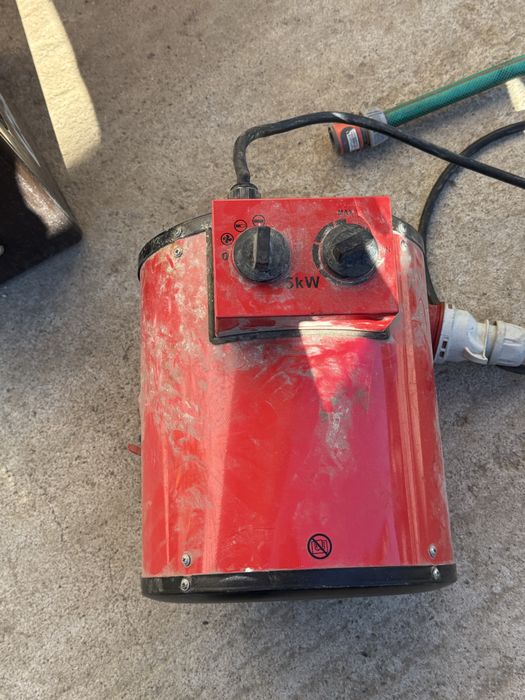 Aeroterma electrica industriala 5 kW - ideala pentru garaje, ateliere