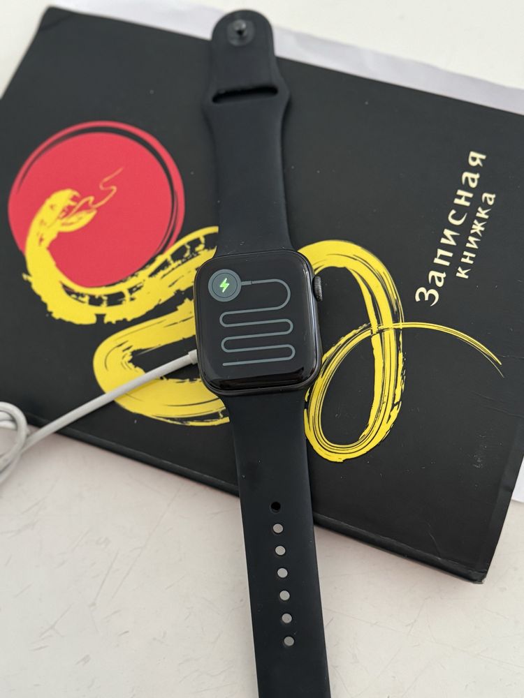 Apple Watch Series 6 (44 мм)