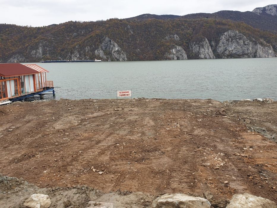 Vând cel mai frumos teren Clisura Dunării-Eșelnița