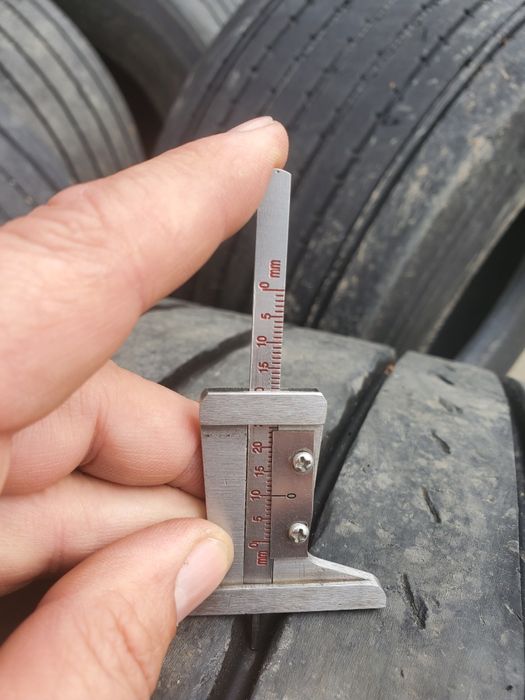 Anvelope   435 50 R19.5 camion și 445 45 19.5