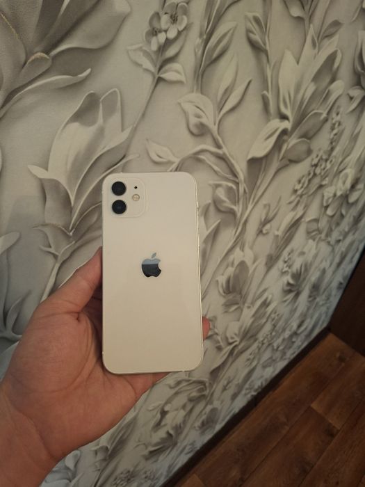 Айфон 12 64гб iPhone