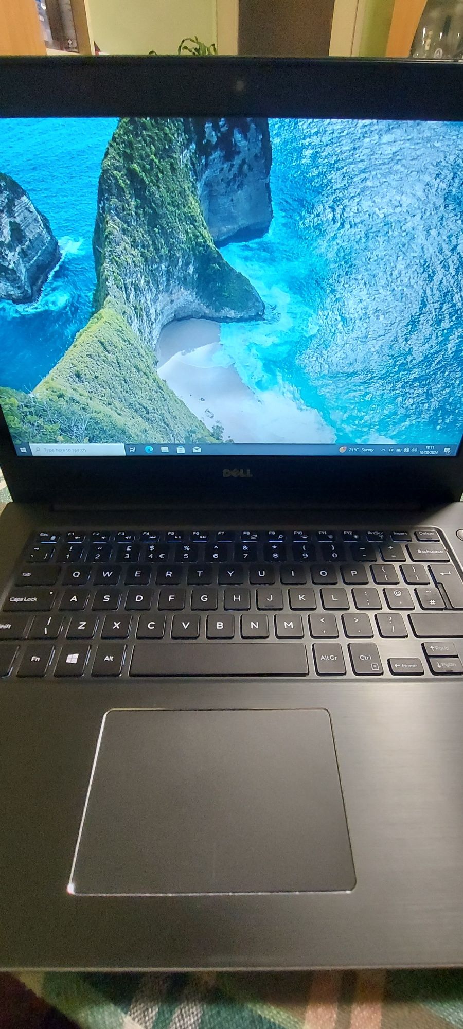 Laptop  DEEL  vostro...
