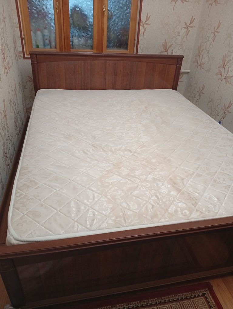 Двухместная кровать