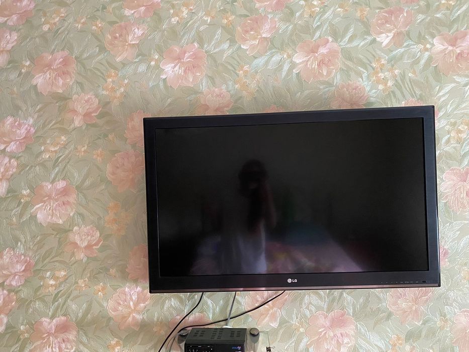 Продам телевизор LG в хорошем состоянии, цена 15000 тенге