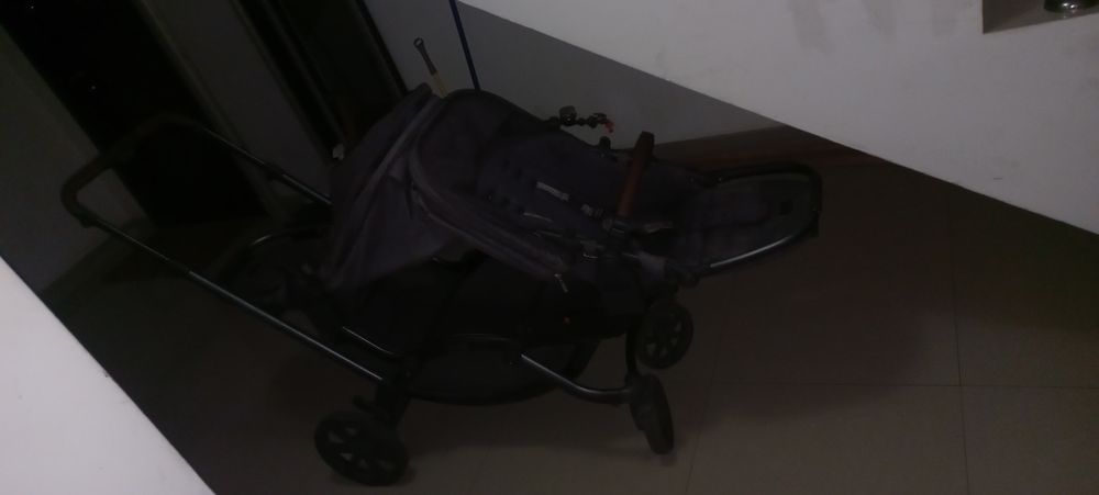 Carucior dublu gemeni