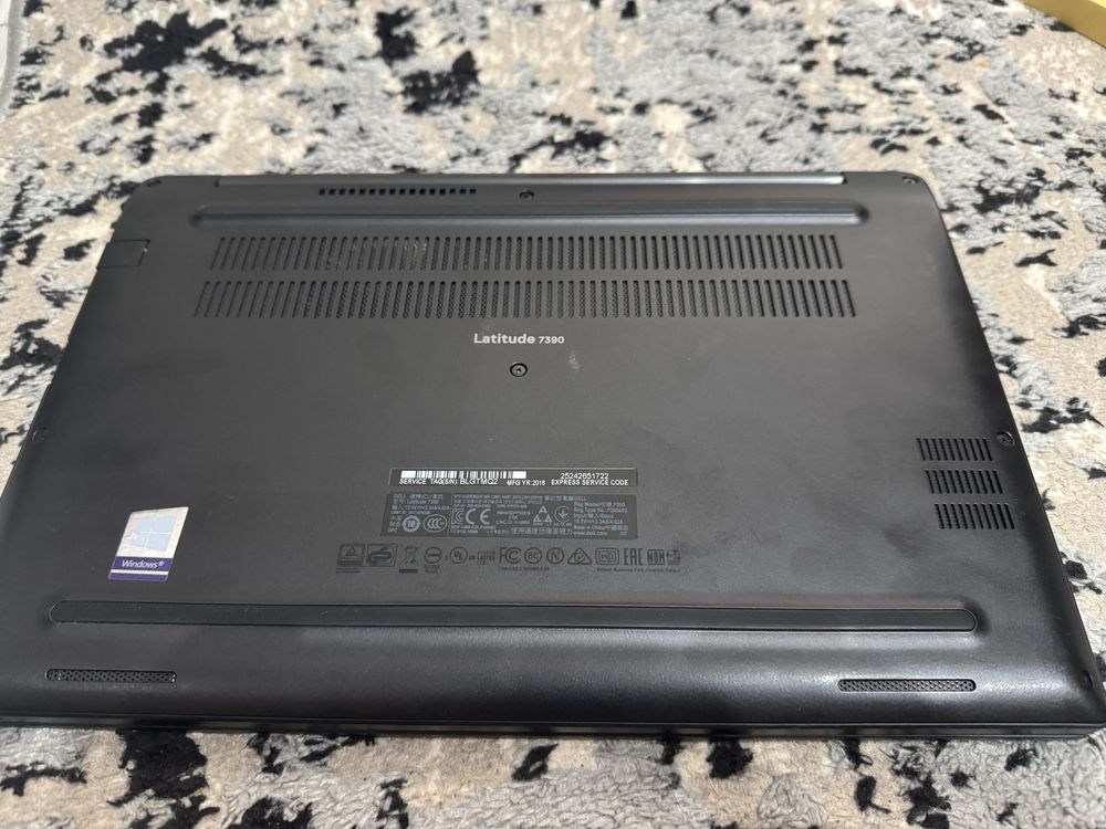 Vand laptop Dell in stare buna,ideal pentru munca ,scoala , multimedia