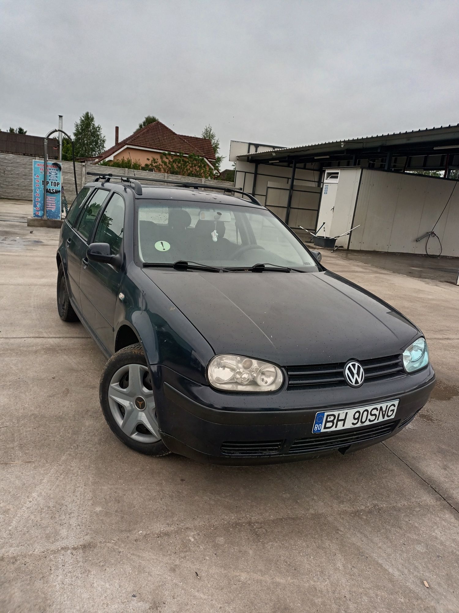 Vând golf 4 combi break